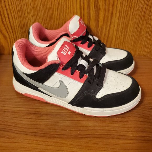 nike white skateboard shoes